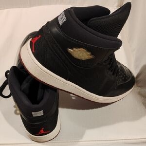 Nike Black and Red High-Tops